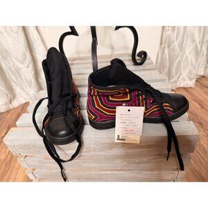 Handcrafted Arcoiris Mola Kuna of Panama Embroidered High-Top Sneakers 22.5cm 5